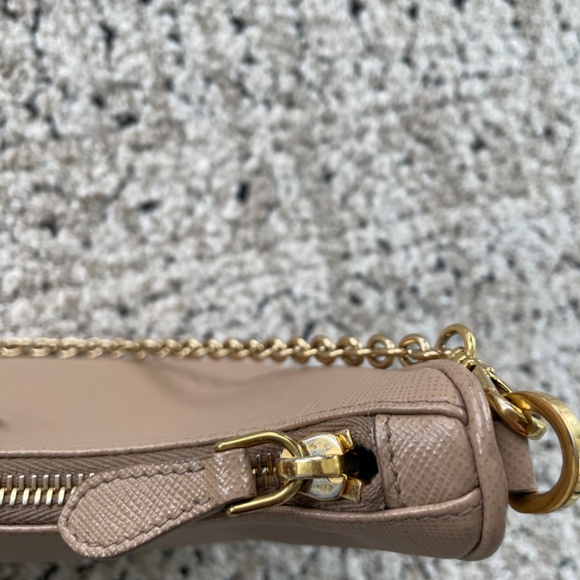 Prada Re-Edition 2005 Saffiano leather bag - Picture 5 of 12